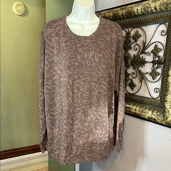 Athleta Brown Long Sleeve Oversized Sweatshirt- animal print Sz XL - Picture 1 of 9